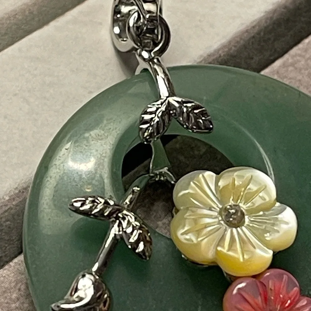 Natural Green Jade Pendant With Fresh Water Pearl Floral, Stainless Steel - Picture 6 of 8